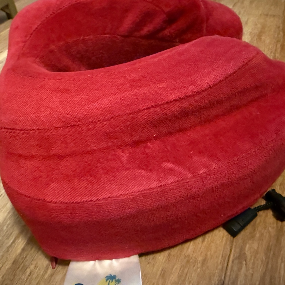 Travel Neck Pillow- Cabeau Evolution Classic® - Picture 3 of 11